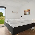 5 Bedroom Pet Friendly In Holiday home *