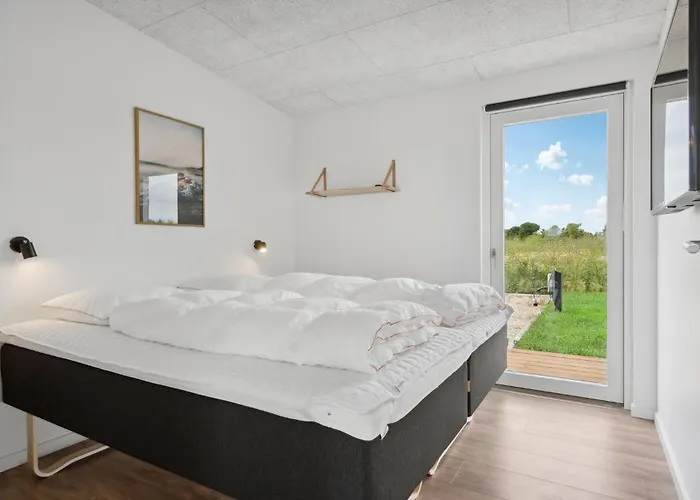 Дом отдыха 5 Bedroom Pet Friendly In *