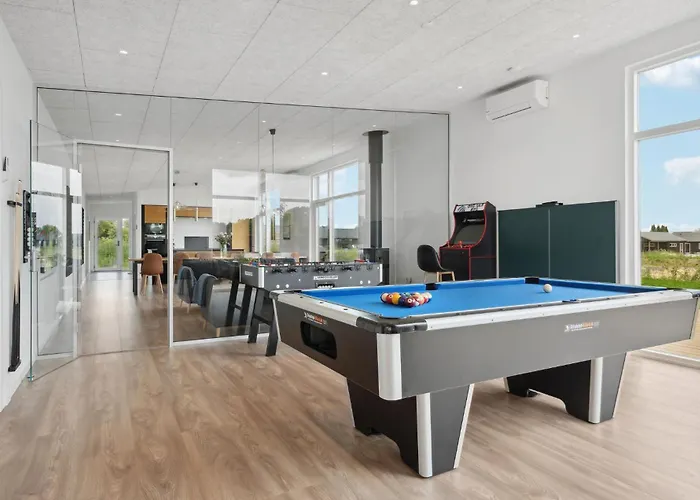 5 Bedroom Pet Friendly In * Бёркоп